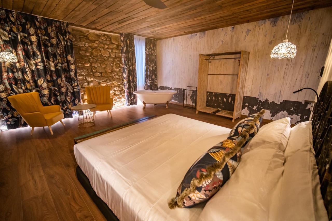 Hotel Somnifabrik Valderrobres Exterior photo
