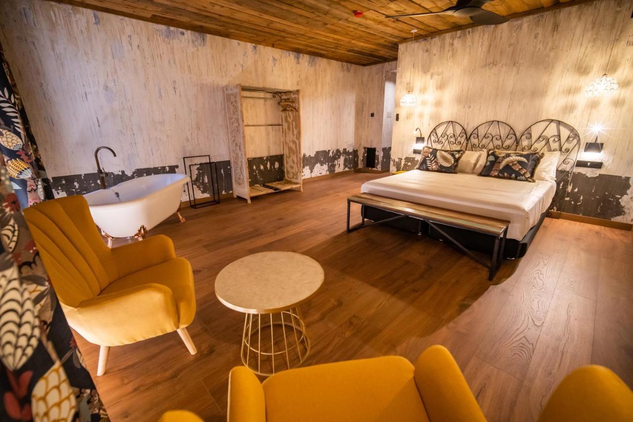 Hotel Somnifabrik Valderrobres Exterior photo